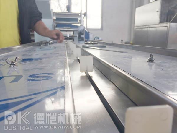 德愷包裝機(jī)械 枕式包裝設(shè)備 封切設(shè)備 管材包裝設(shè)備 廣東德愷機(jī)械有限公司 佛山德愷機(jī)械有限公司 德愷機(jī)械包裝機(jī) 佛山德愷包裝機(jī) 廣東德愷包裝機(jī) 佛山德愷包裝機(jī) 枕式包裝機(jī)廠家 自動(dòng)整理包裝機(jī) 封切收縮機(jī) 立式包裝機(jī) 稱重充填設(shè)備 提升輸送設(shè)備 封切收縮機(jī) 高速邊封包裝機(jī) 高速邊封收縮包裝機(jī) 全自動(dòng)直進(jìn)料袖口式包裝機(jī) 高速恒溫?zé)崾湛s包裝機(jī) 全自動(dòng)封切包裝機(jī) 回轉(zhuǎn)式枕式包裝機(jī) 回轉(zhuǎn)伺服式枕式包裝機(jī) 下走紙枕式包裝機(jī) 往復(fù)式枕式包裝機(jī) 不銹鋼理料線食品包裝機(jī)廠家 餅干包裝機(jī) 伺服包裝機(jī) 德愷包裝機(jī)械 枕式包裝設(shè)備 封切設(shè)備 管材包裝設(shè)備 廣東德愷機(jī)械有限公司 佛山德愷機(jī)械有限公司 德愷機(jī)械包裝機(jī) 佛山德愷包裝機(jī) 廣東德愷包裝機(jī) 佛山德愷包裝機(jī) 枕式包裝機(jī)廠家 自動(dòng)整理包裝機(jī) 封切收縮機(jī) 立式包裝機(jī) 稱重充填設(shè)備 提升輸送設(shè)備 封切收縮機(jī) 高速邊封包裝機(jī) 高速邊封收縮包裝機(jī) 全自動(dòng)直進(jìn)料袖口式包裝機(jī) 高速恒溫?zé)崾湛s包裝機(jī) 全自動(dòng)封切包裝機(jī) 回轉(zhuǎn)式枕式包裝機(jī) 回轉(zhuǎn)伺服式枕式包裝機(jī) 下走紙枕式包裝機(jī) 往復(fù)式枕式包裝機(jī) 不銹鋼理料線食品包裝機(jī)廠家 餅干包裝機(jī) 伺服包裝機(jī)